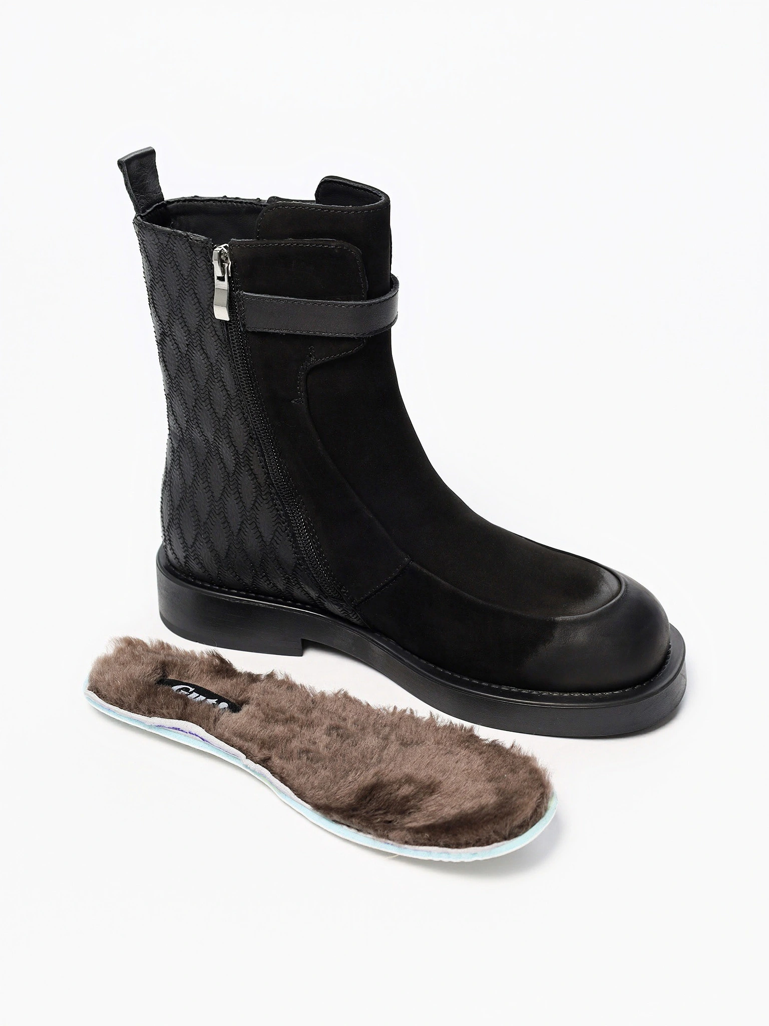 Ботинки комбинированные черного цвета на среднем каблуке